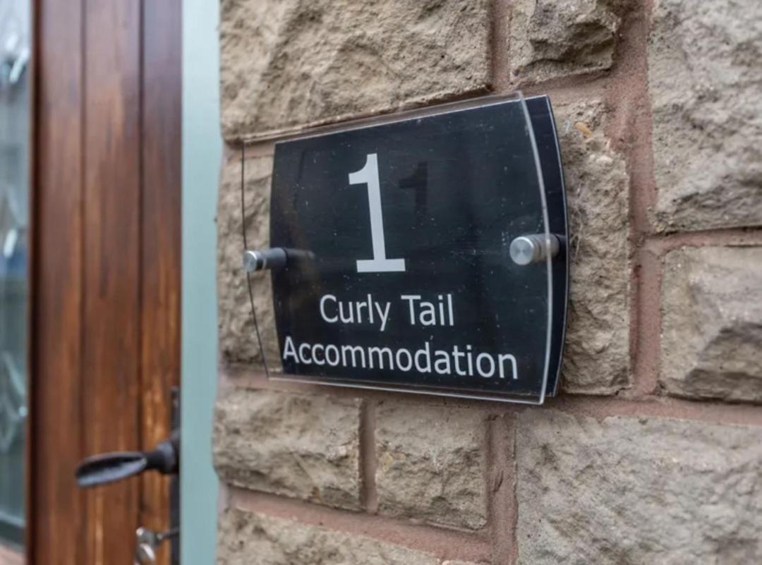 Curly Tail Accommodation Bishop's Castle Extérieur photo