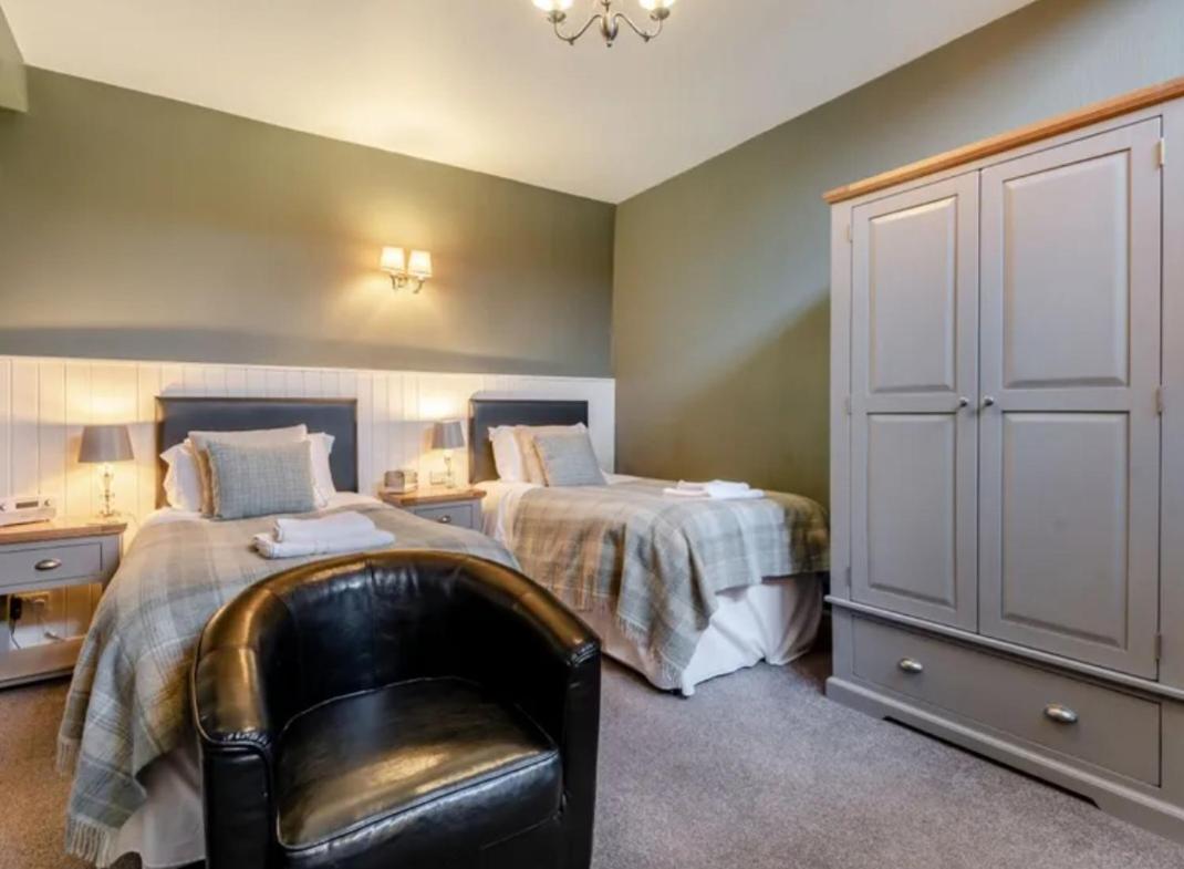 Curly Tail Accommodation Bishop's Castle Extérieur photo